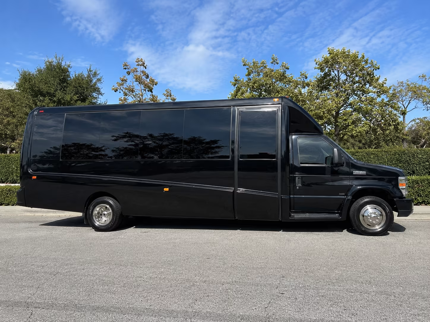 shuttle buses for murrieta wedding guests between hotels and venues